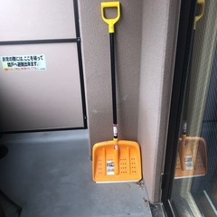 雪用スコップ