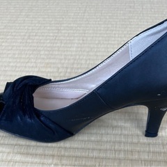 【値下げ】ステージ用パンプス（23.5cm／エナメル・サテン・合皮）の画像
