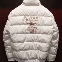 【新品】★ROBERT CAVANI★ダウンジャケット★蜂デザイン★白★定価12万★サイズSかMの画像