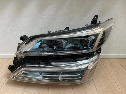ヴェルファイア30系　ヘッドライト