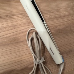 Panasonicストレートアイロン ナノケア EH-HS0J