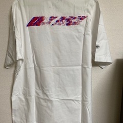 米津玄師ユニクロコラボTシャツ　KICK BACKの画像