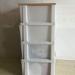 4段クローゼットの画像