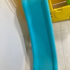 すべり台バスケットゴール付きスクールバス の画像