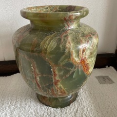大理石の壺