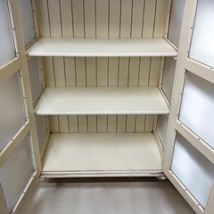 old maison オールドメゾン キャビネット 白家具 店舗什器の画像