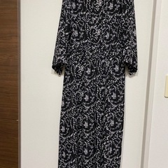 小花柄ワンピースの画像