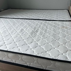 RASIKセット品のボンネルコイルマットレス2台(シングル)