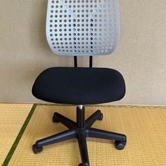 【北見工大新入生限定】4/1よりスタート 黒のデスクチェア