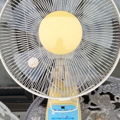 壁掛け扇風機