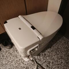 TOTO　便器便座の画像