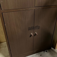 2段扉　棚　棚板移動可能　高さ約121cm 幅約60cm 奥行約34cmの画像