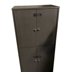 2段扉　棚　棚板移動可能　高さ約121cm 幅約60cm 奥行約...