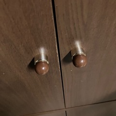 2段扉　棚　棚板移動可能　高さ約121cm 幅約60cm 奥行約34cmの画像