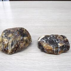 琥珀 鉱石 原石 岩手県久慈産 久慈琥珀 2個セット 重さ(2個）約23g こはく コハク 天然石 苫小牧西店の画像