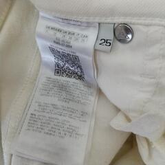 GUESS ホワイト　サイドレースパンツの画像