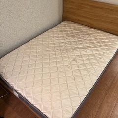 ベッドの画像