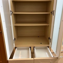 食器棚の画像