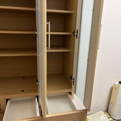 食器棚の画像