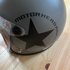 バイクのヘルメットの画像