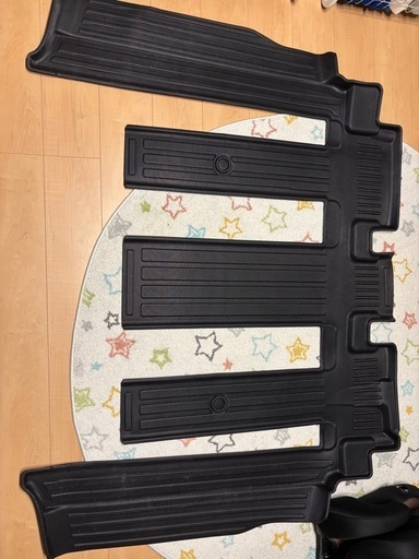 新型ステップワゴン　フロアマット