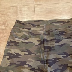 レディース　パンツ　サブリナ　Lの画像