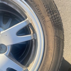 アルミホイル付きタイヤ195/65R/15の画像