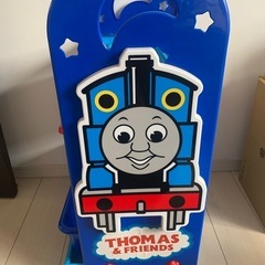 トーマスおもちゃラックの画像