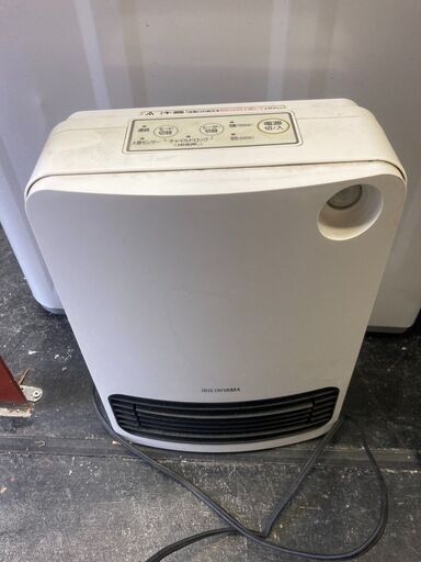 ☆中古￥2,500！IRIS OHYAMA　セラミックファンヒーター　家電　2021年製　JCH-126T-W型　【BC006】