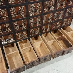 アンティーク品 百味箪笥 薬箪笥の画像