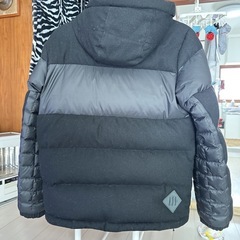 adidas 羽毛ダウンの画像