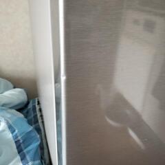 独り暮らし用冷蔵庫　引き取りこれる方　掲載8日まで！の画像