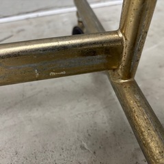 店舗什器 ハンガーラック 古着 業務用 ハンガーラック 
家庭でも 足でおして高さ調節可能の画像