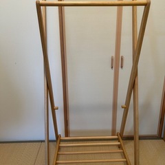 ハンガーラックの画像