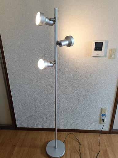 フロアライト　フロアランプ　間接照明
