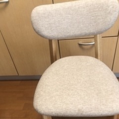 ダイニングテーブルの画像