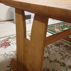 ダイニングテーブルの画像