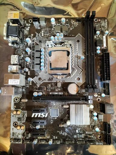 CPU、マザボ、メモリー、電源