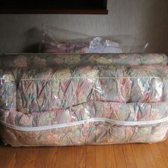 ゼミダブルサイズの敷布団と掛け布団