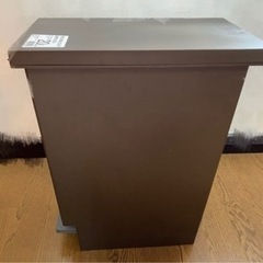 【お譲り先決定】ゴミ箱 25リットルの画像