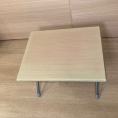 ニトリ　小型テーブルの画像