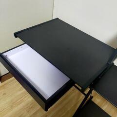 パソコンデスクの画像