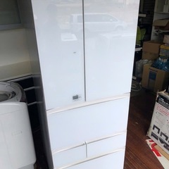 NO 957?福岡市内配送設置無料✨?東芝 TOSHIBA マジック大容量 FVシリーズ 冷凍冷蔵庫（601L・フレンチドア） 6ドア クリアシェルホワイト GR-J610FV(ZW)