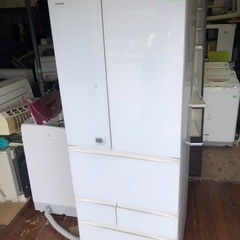 NO 957?福岡市内配送設置無料✨?東芝 TOSHIBA マジック大容量 FVシリーズ 冷凍冷蔵庫（601L・フレンチドア） 6ドア クリアシェルホワイト GR-J610FV(ZW)
