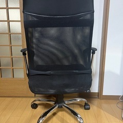 オフィスチェア　アームレスト付きの画像