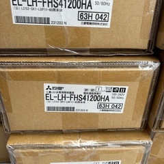 商品の特長・基本仕様 特長LEDライトユニット形Myシリーズ 階段灯 非常用照明器具 LED非常用照明器具 電池内蔵形 天井や壁面に直付け可能なMyシリーズ階段灯 人を検知して100%点灯、人がいない時は必要最小限の明るさに抑えて節電します 注意※必ず適合のライトユニットと組合わせてご使用ください。 ※ライトユニットは別売りです。 質量(kg)2.9 形20形 階段通路誘導灯兼用形 材質(本体)鋼板 白色仕上の画像