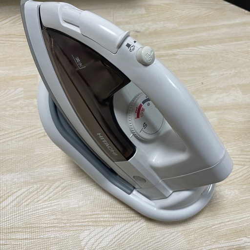 HITACHI コードレスアイロン