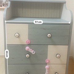 衣類タンスの画像