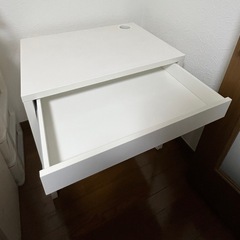 ikea デスクの画像