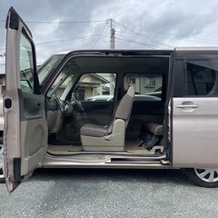 Bluetoothナビ付き☆月々9千円〜分割可❗️車検2年付き！【名義変更代込み】広い車内！大人気‼️ダイハツ タント☆Bluetoothナビ付き☆走行中DVD見れます♪ETC付き☆事故修復歴無し☆電動スライドドア☆ドライブレコーダー☆そのまま乗って帰れます！の画像